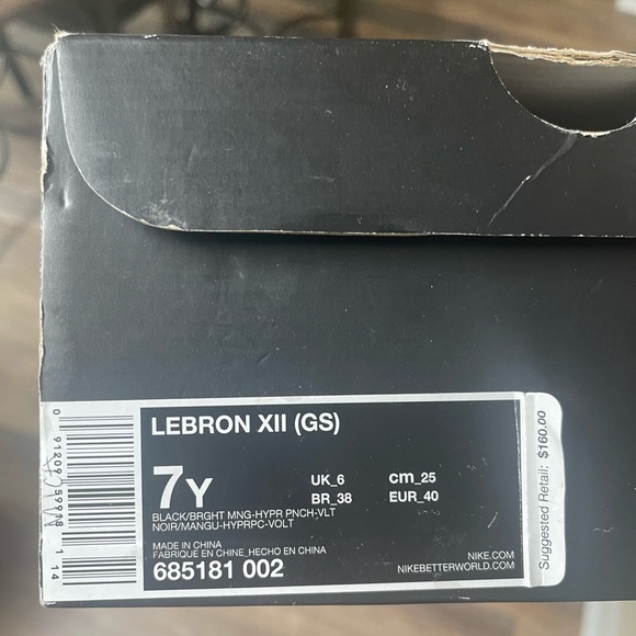 Boys Lebron Xll - Picture 4 of 11